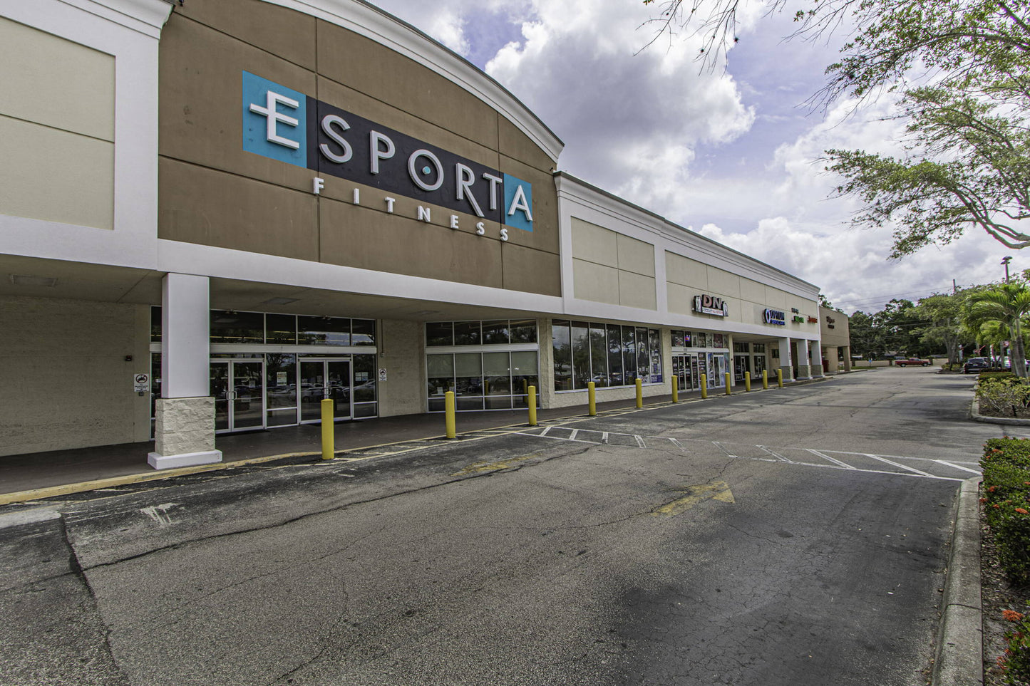 For Lease: Retail Space
5719 Gunn Hwy Tampa, FL 33625