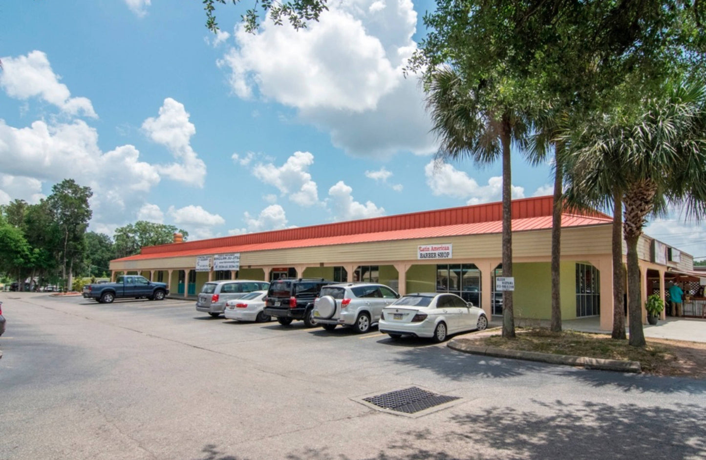 For Lease: 131 N Mt Carmel Rd, Valrico, FL 33594